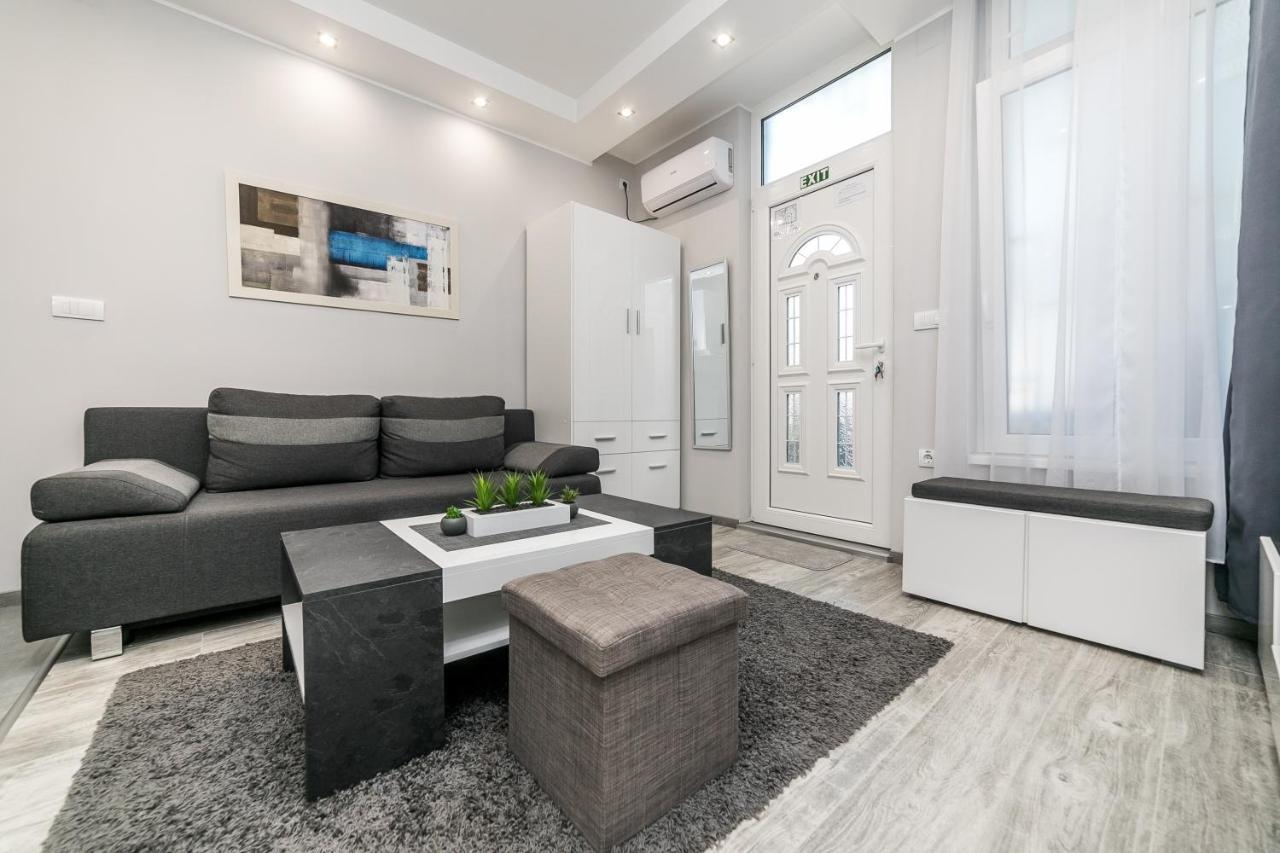 Gray Luxe Apartment เบลเกรด ภายนอก รูปภาพ