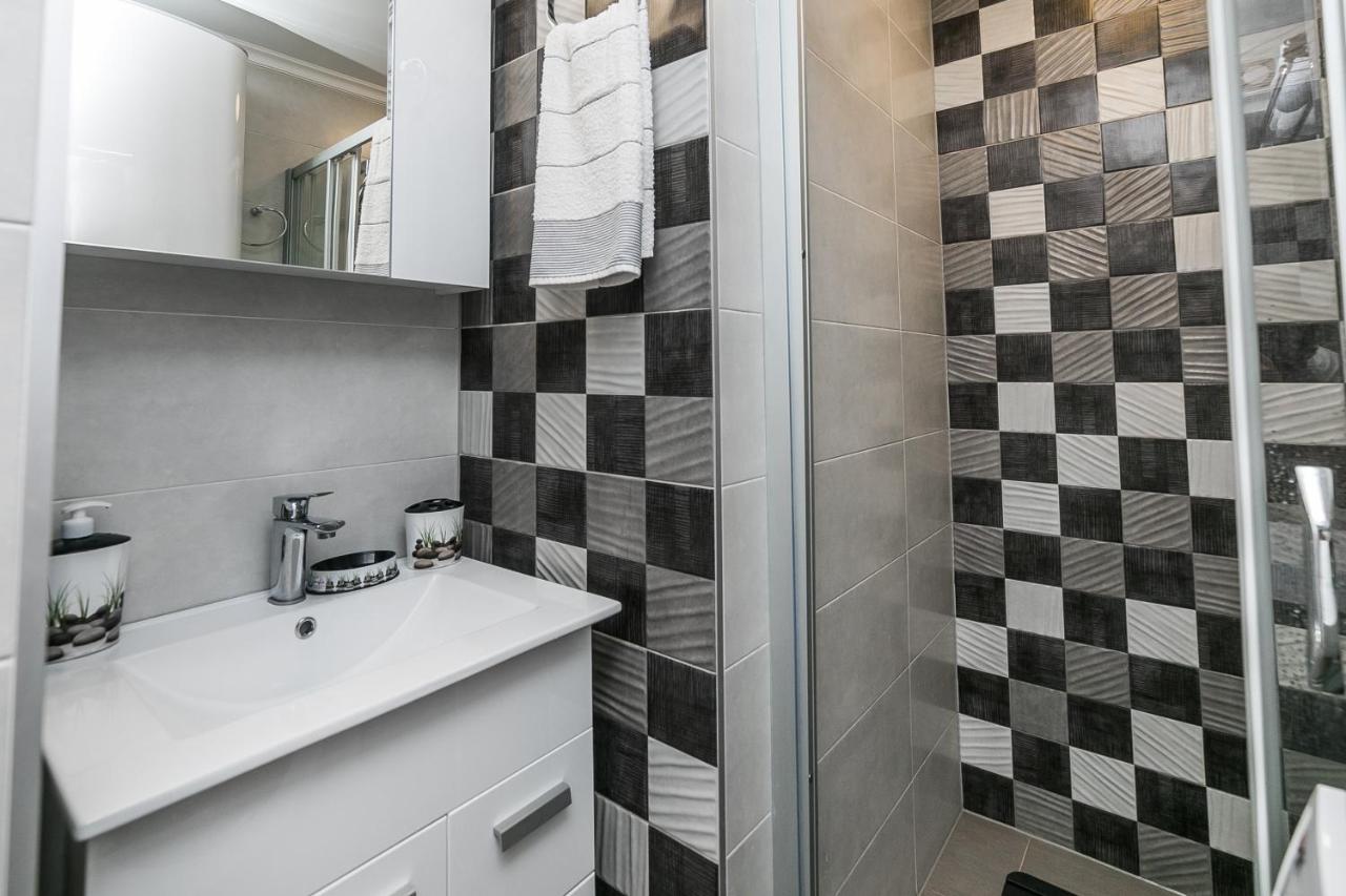 Gray Luxe Apartment เบลเกรด ภายนอก รูปภาพ