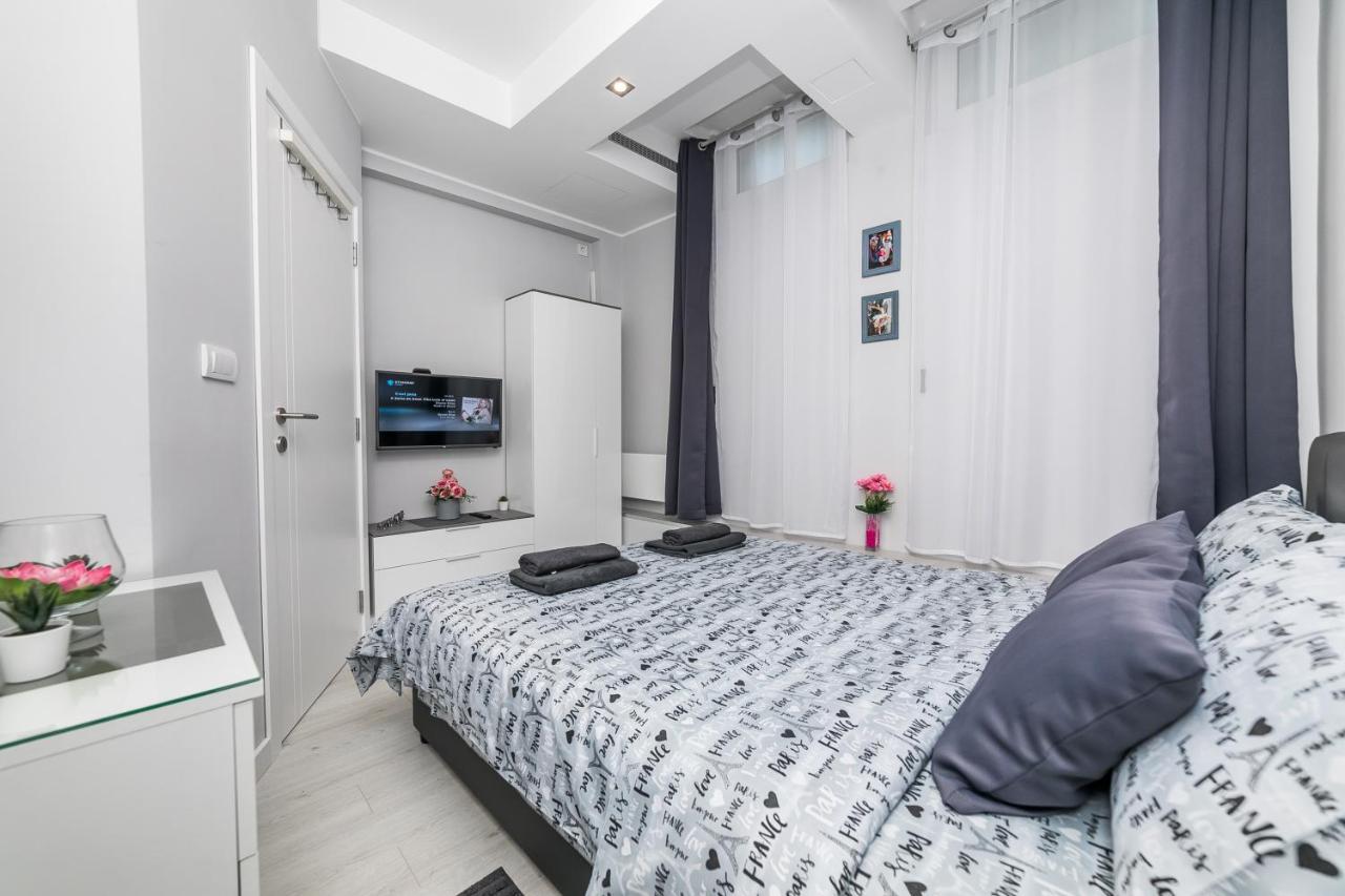 Gray Luxe Apartment เบลเกรด ภายนอก รูปภาพ
